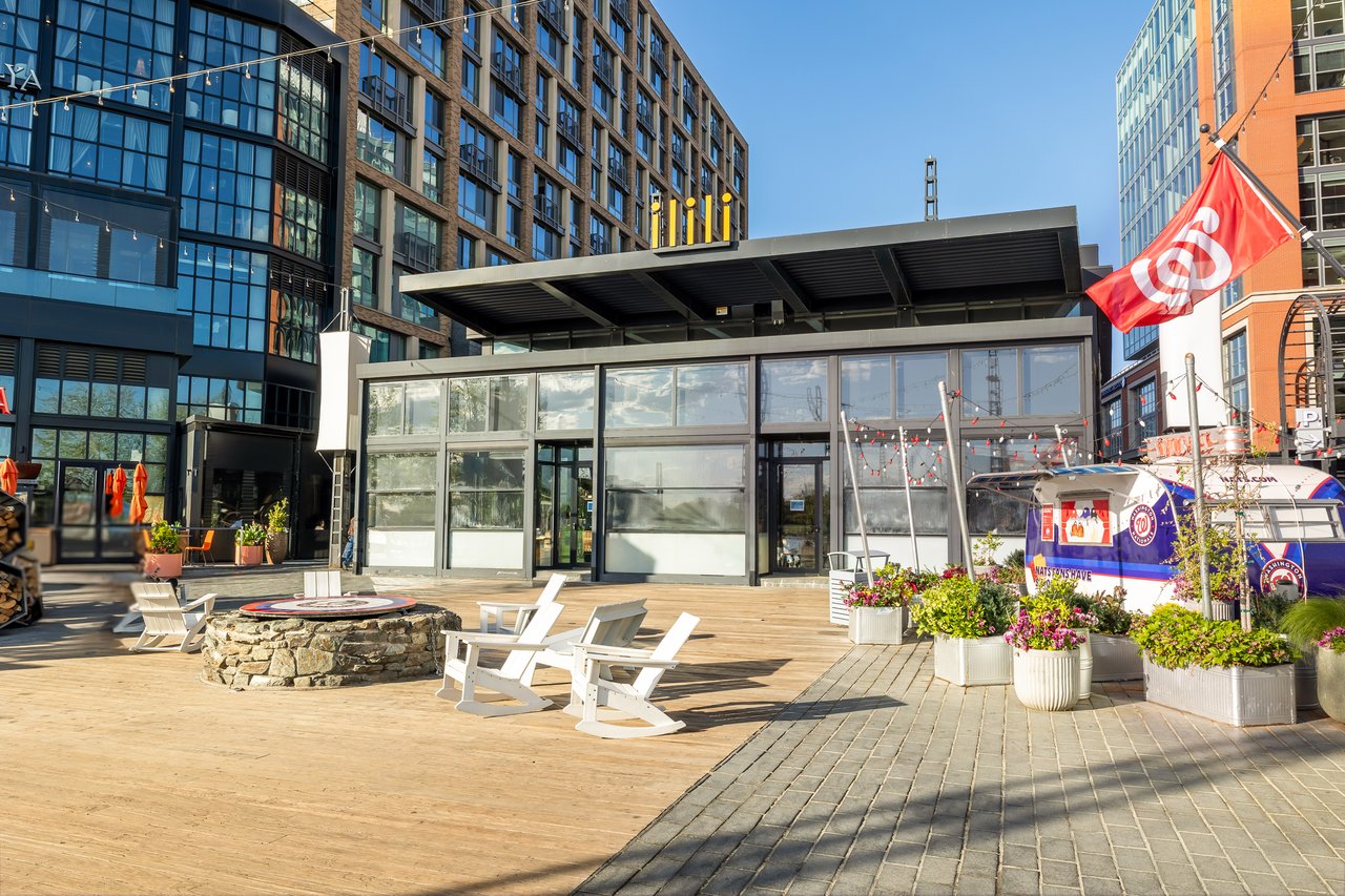 45 Sutton Square SW #306