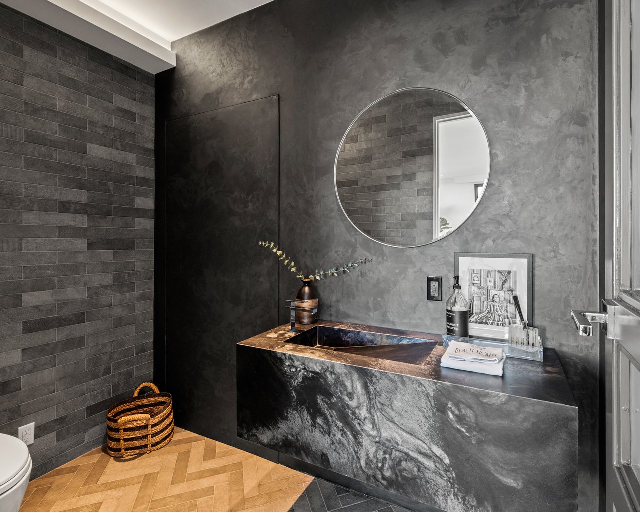 145 Channel Pointe Mall