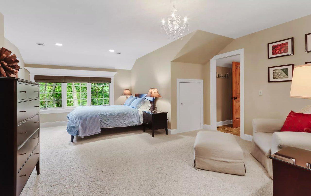 158 Abbey Springs Dr