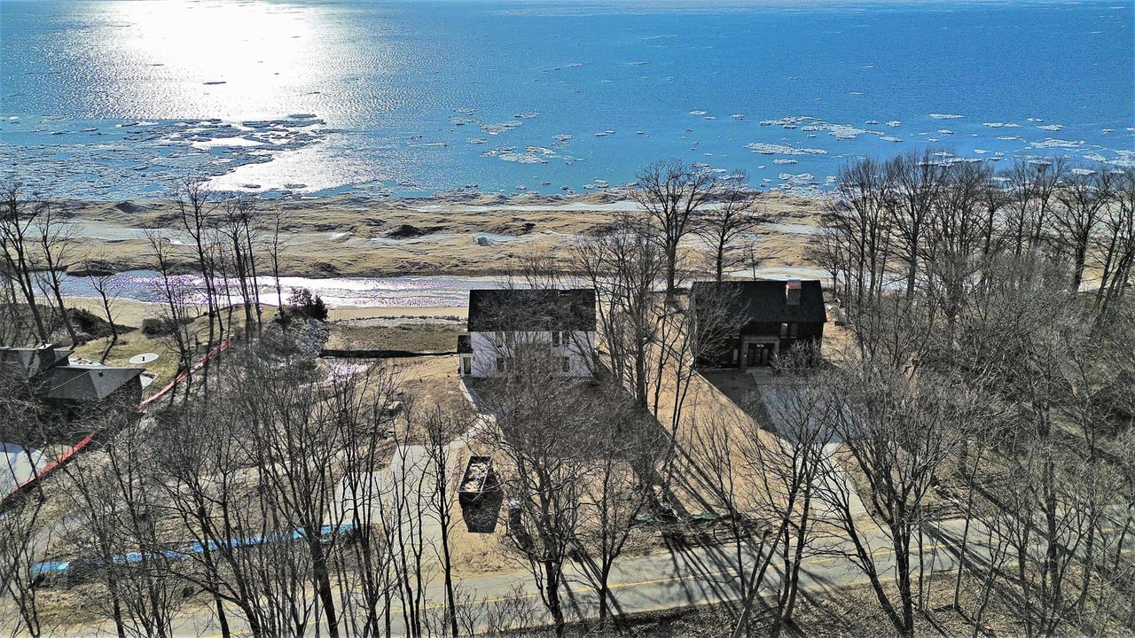 2578 2576, 2572 Lakeshore Drive