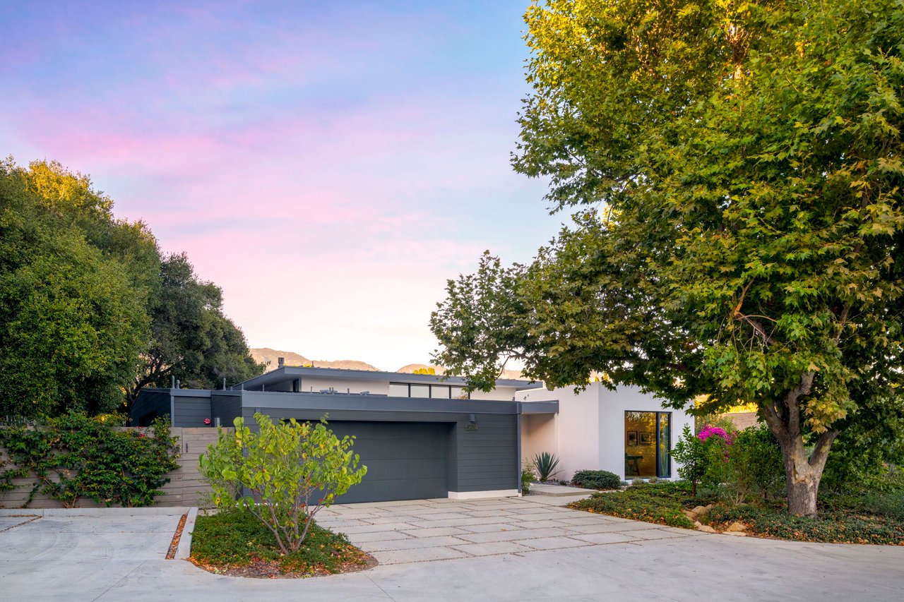 1070 Oakside Way