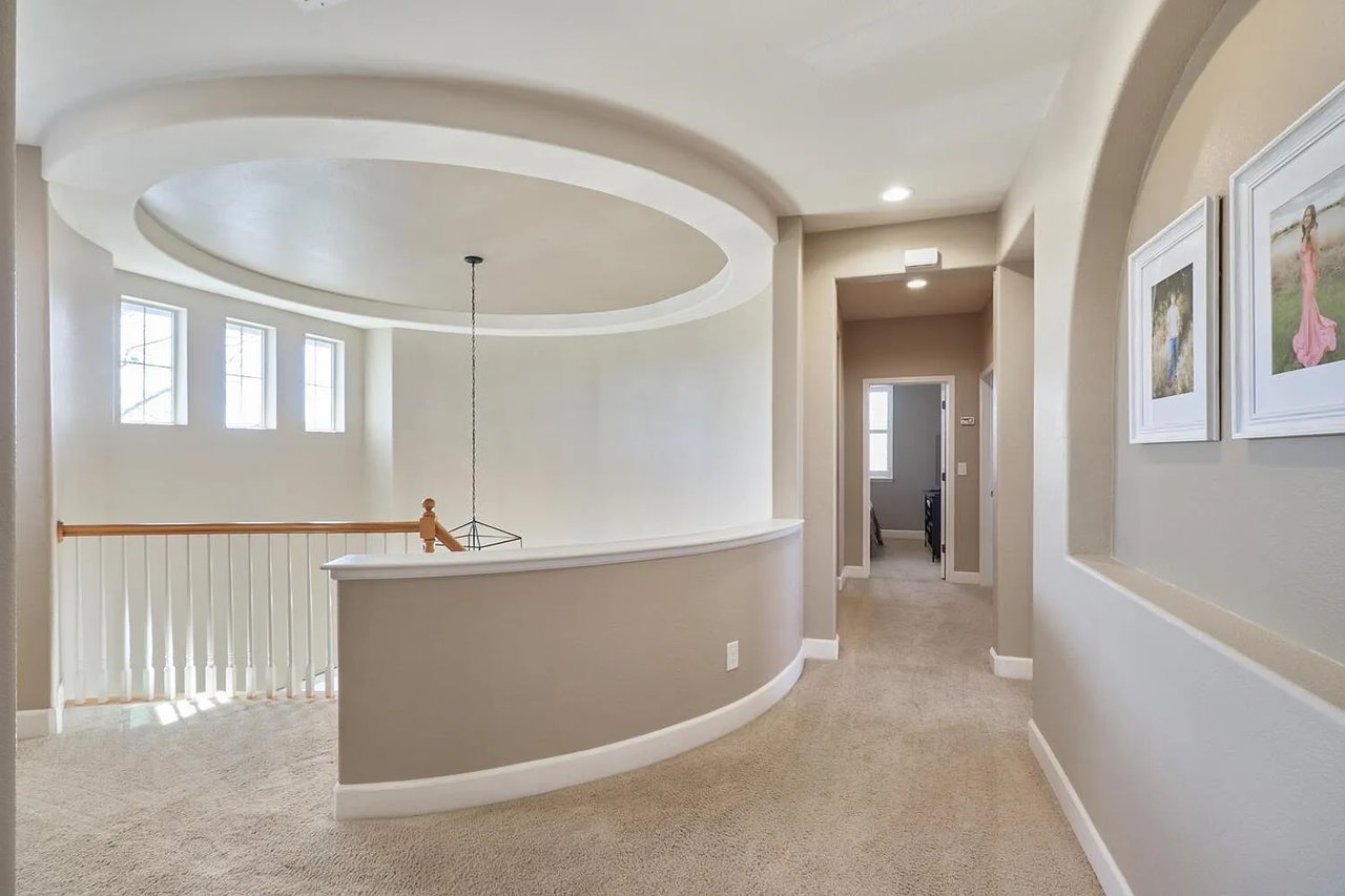 2200 Red Hawk Ct