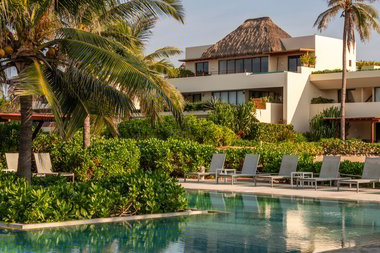 Marea Beachfront Villa I52