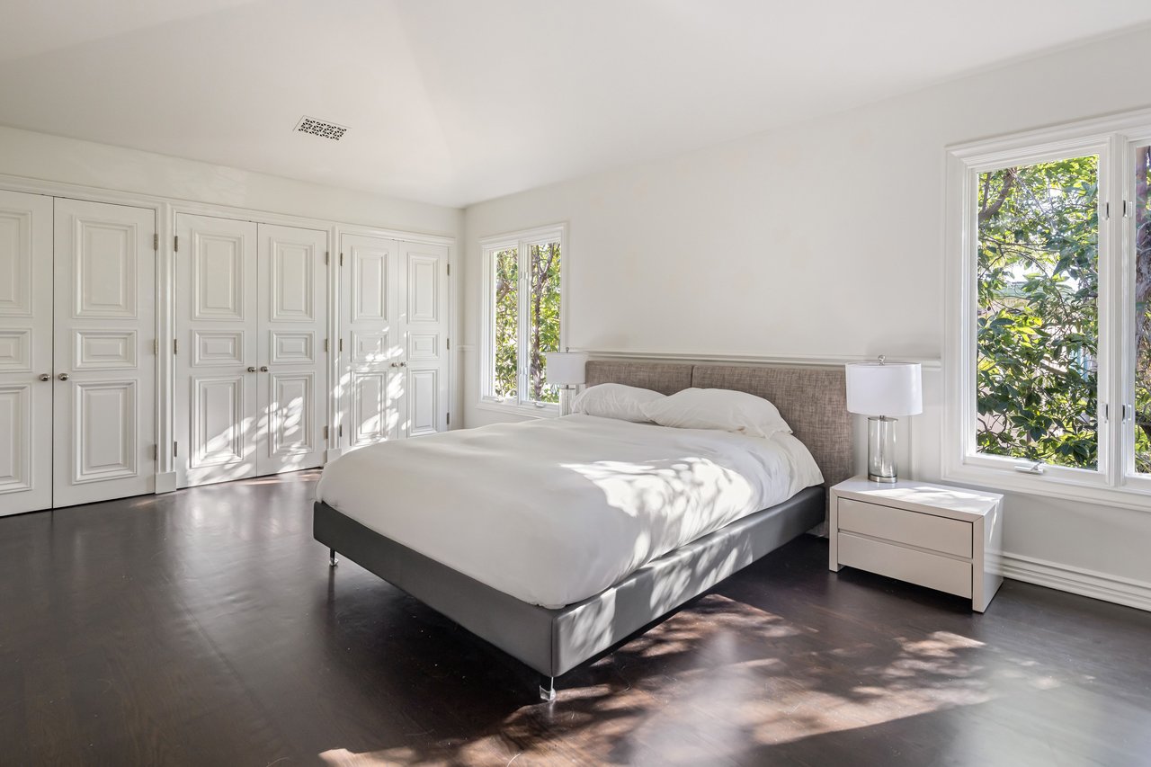 1612 Gilcrest Dr, Beverly Hills