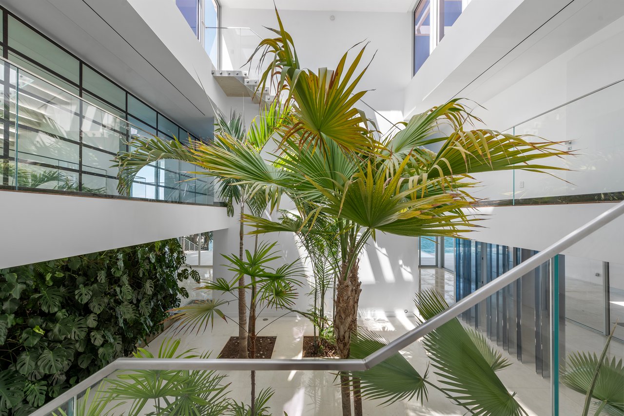 Mansion on N Venetian Way