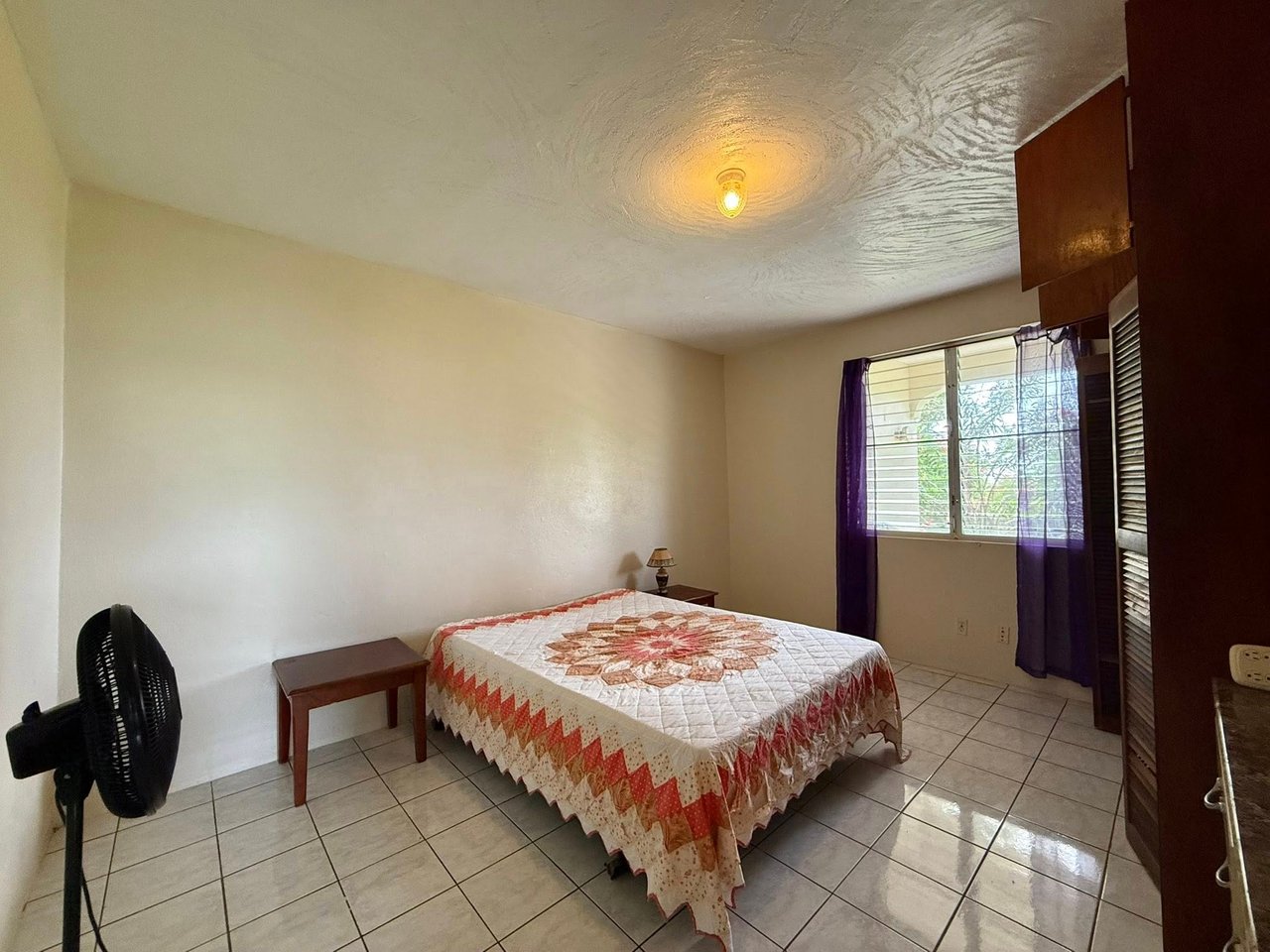 1076 Lambert 2 Bedroom Apartment