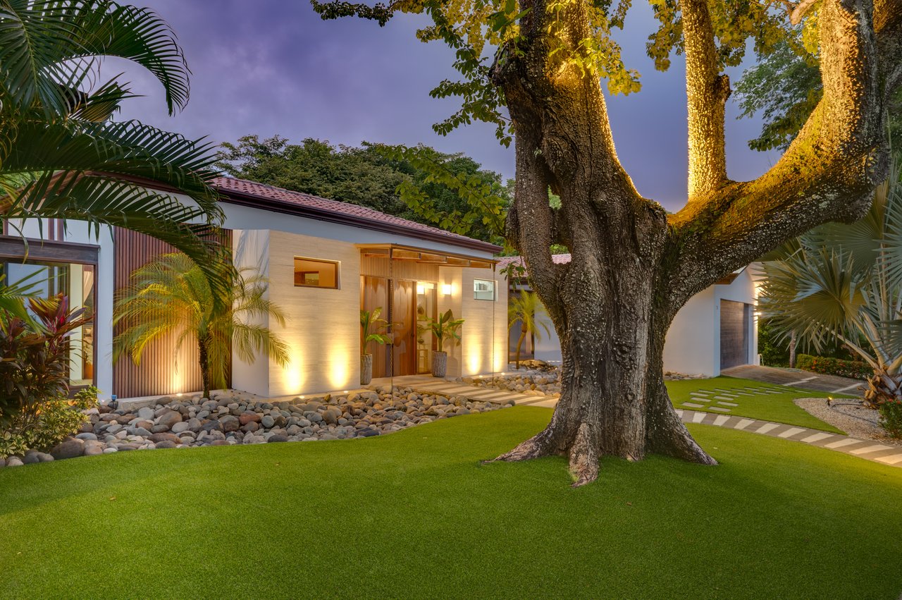 Casa Pachote | Exquisite 4-Bedroom Luxury Home in Hacienda Pinilla’s Reserva de Golf