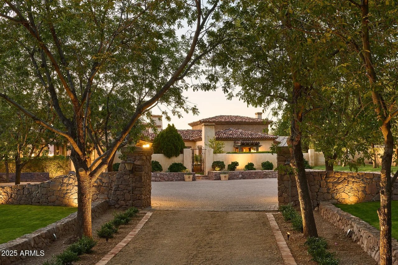 7525 N SHADOW MOUNTAIN RD