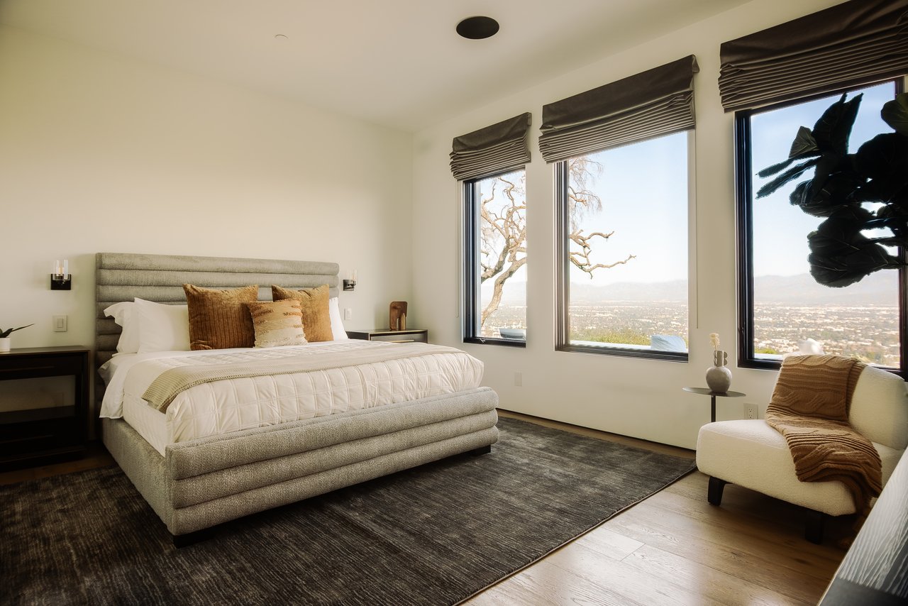 13331 Mulholland Dr, Beverly Hills