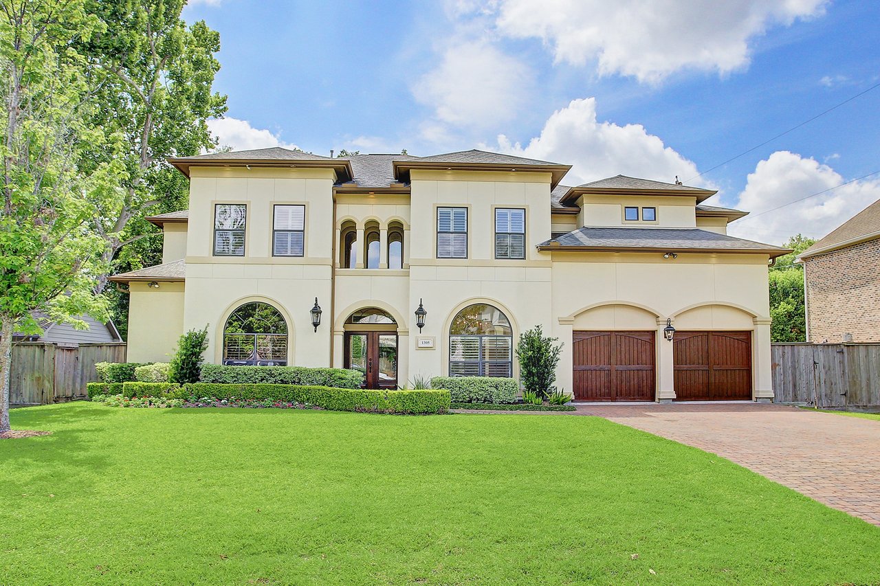 1305 Ben Hur Dr