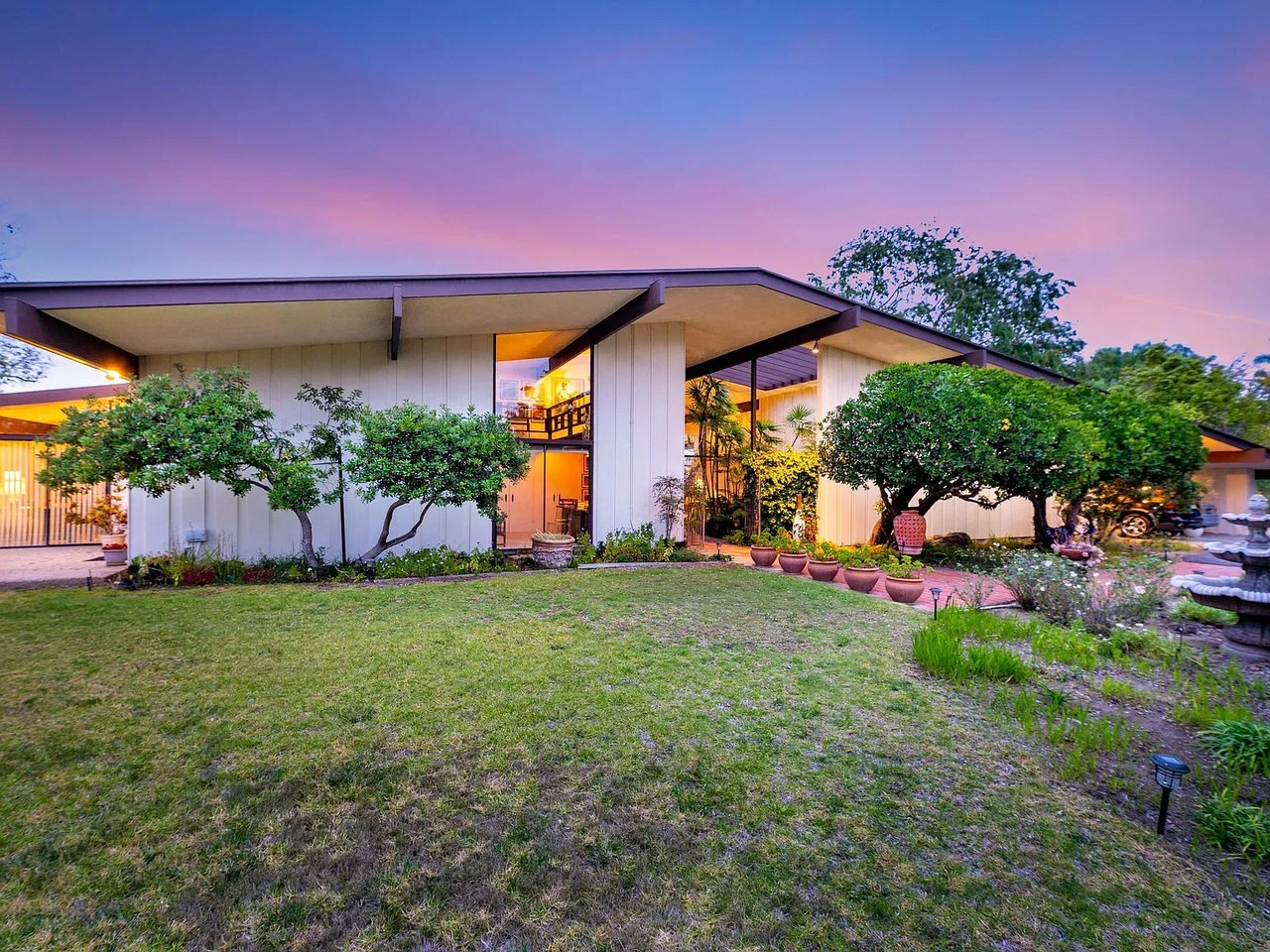 675 Fairway Dr, Camarillo, CA 93010