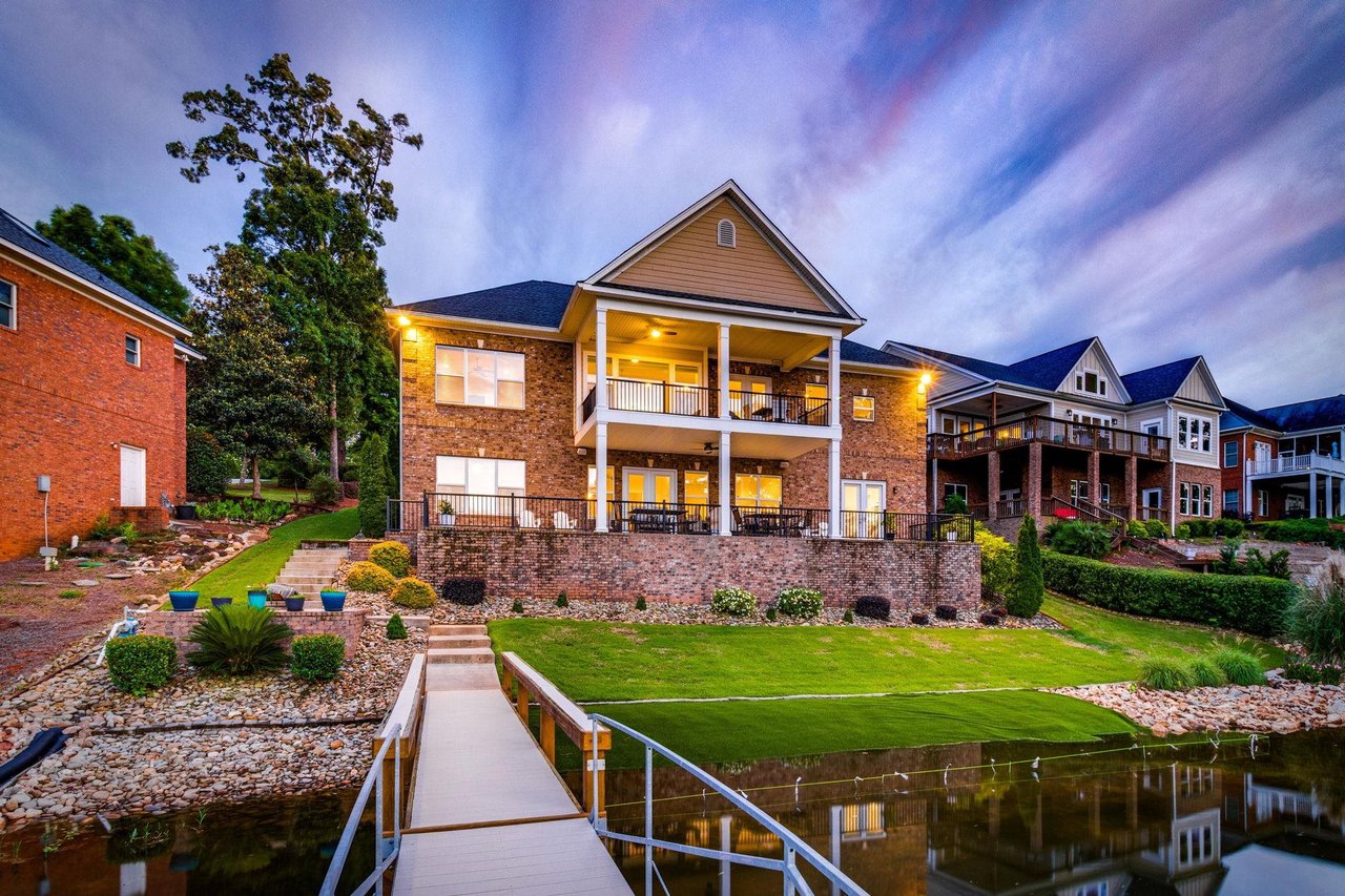 233 Pointe Overlook Drive