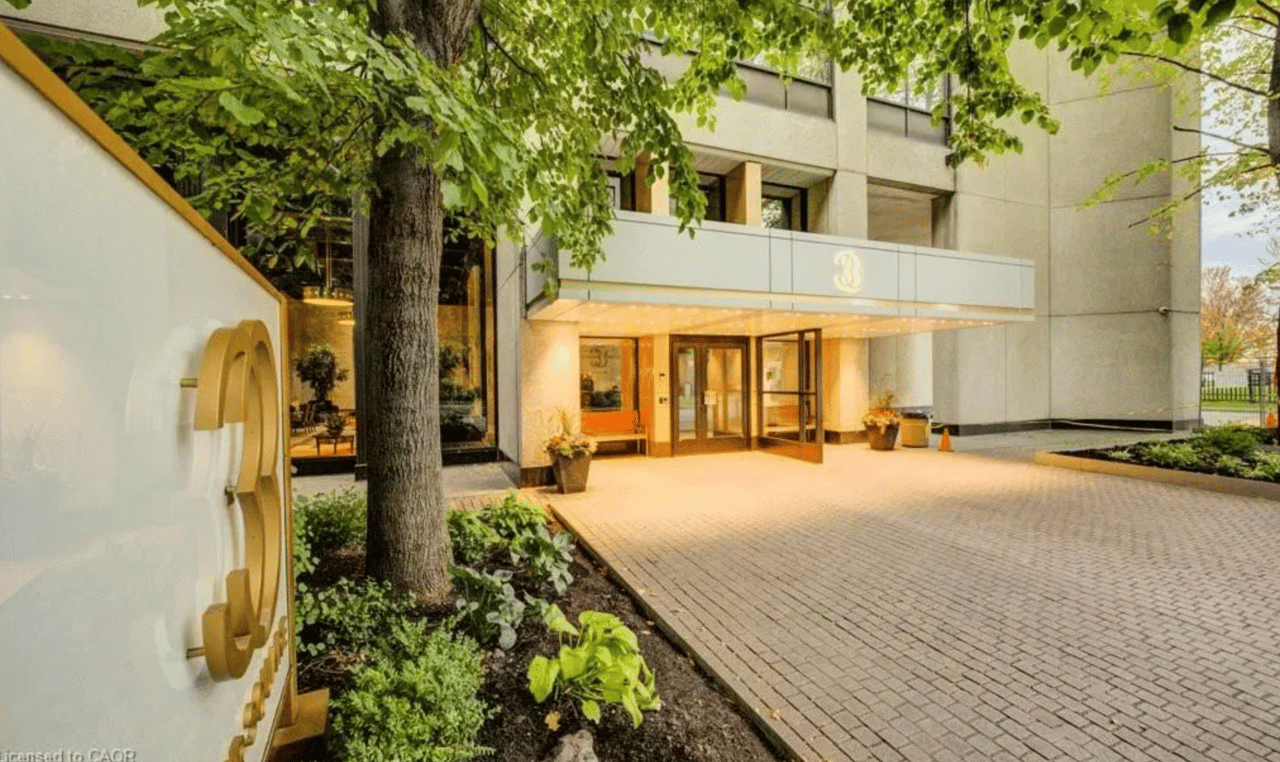 33 Harbour Square #1416