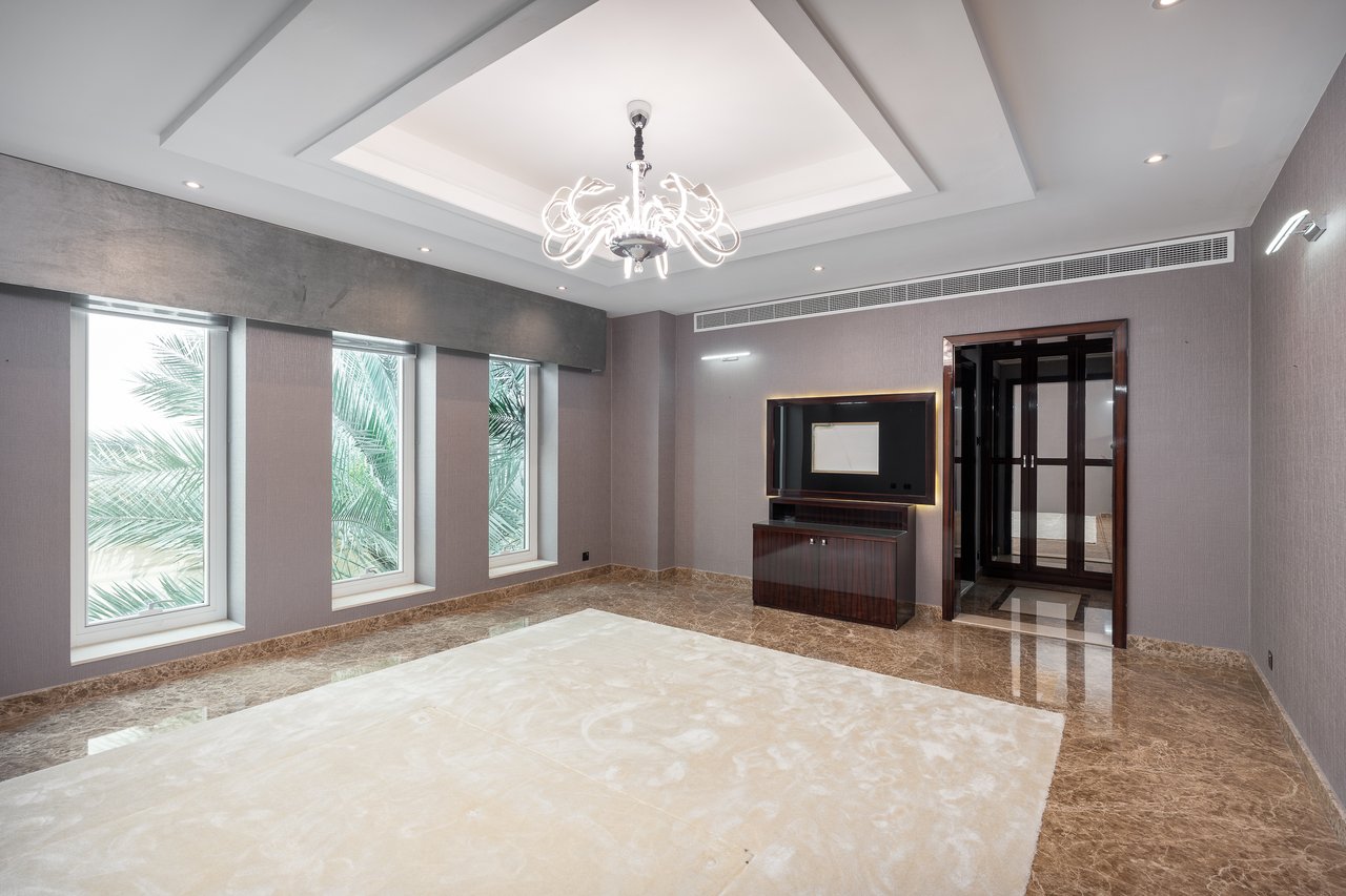 Emirates Hills Villa 