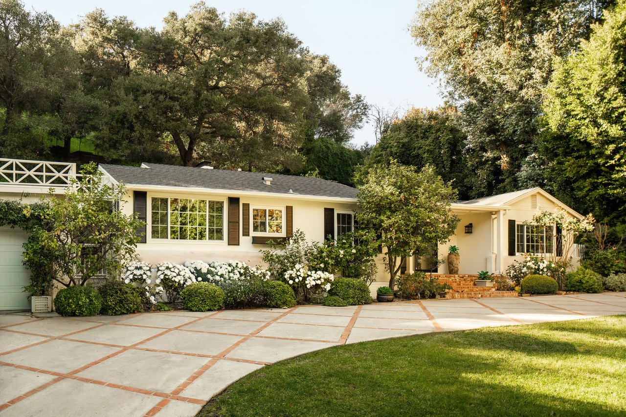 2533 Benedict Canyon Drive