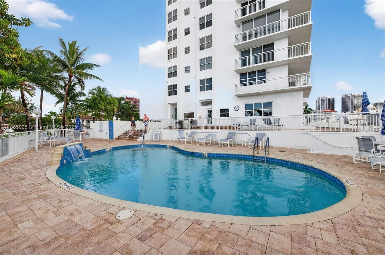 511 Bayshore Dr #1005
