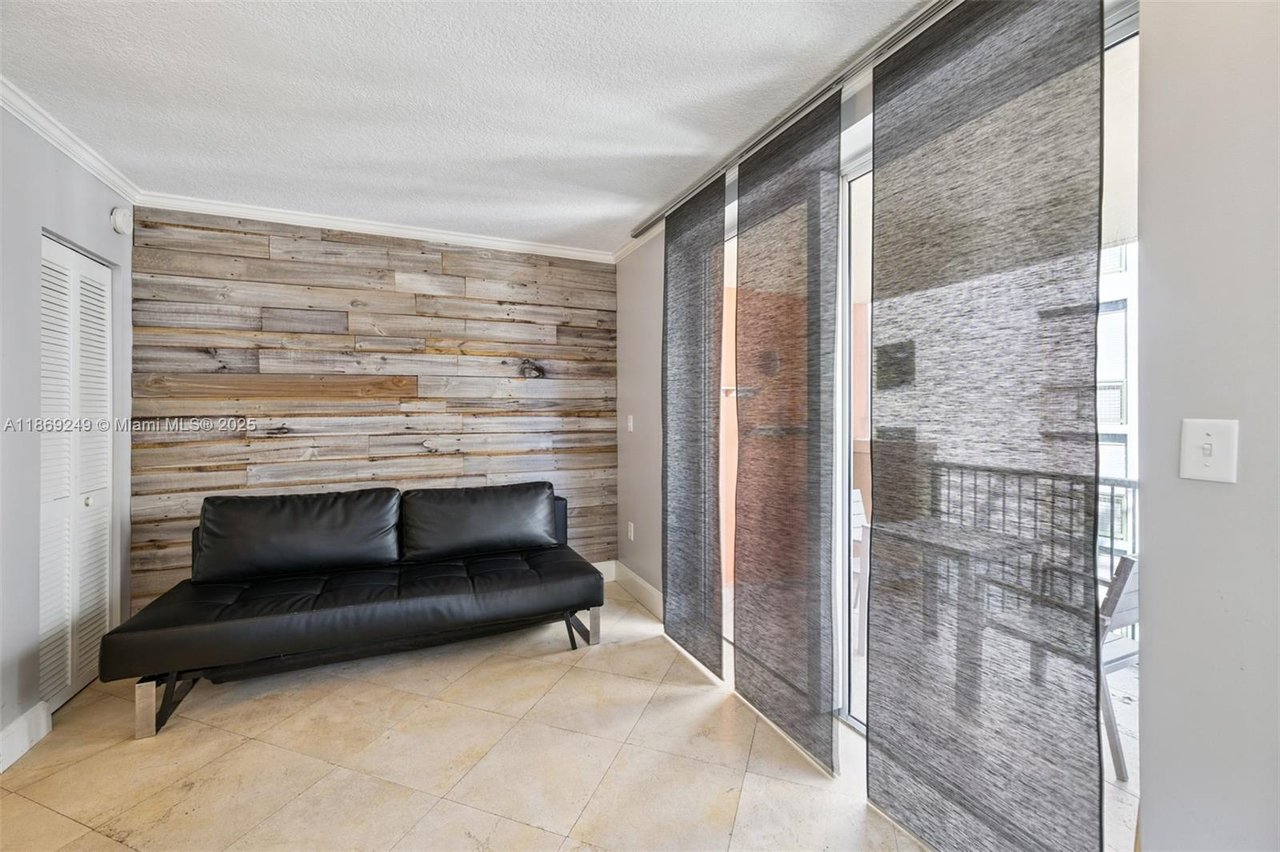 2951 S Bayshore Drive | Unit 917