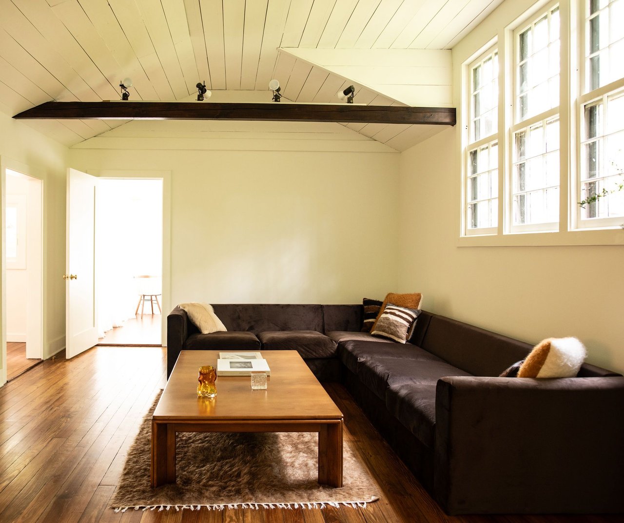 276 Chestnut Hill Road, Woodstock