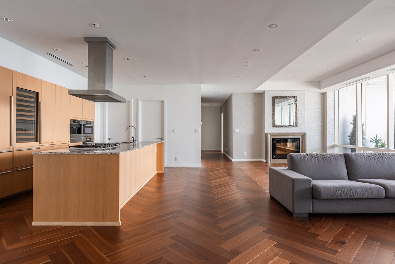 Suite 5302- 180 University Avenue