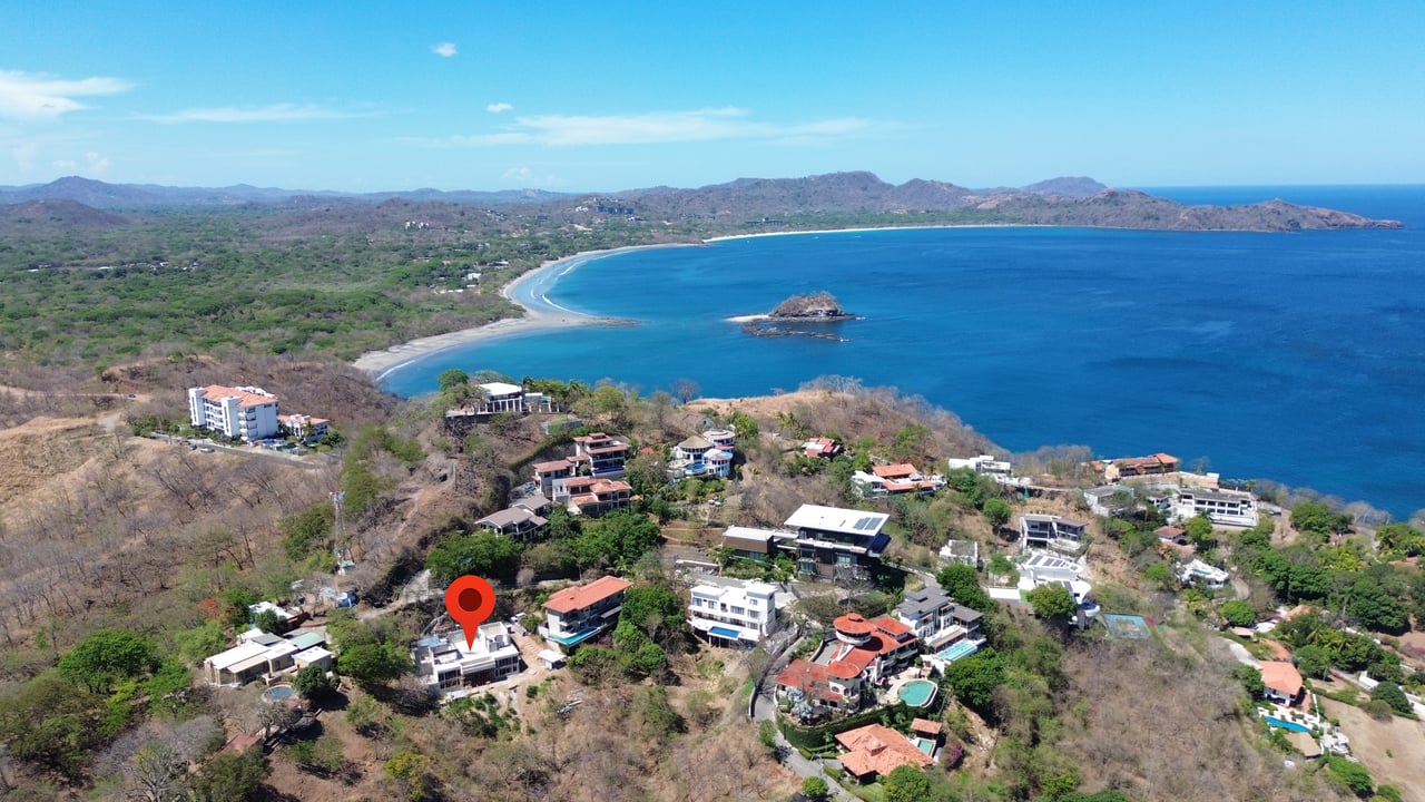 Villa Escondida - 6 Master Suite Ocean-View Home - Playa Flamingo