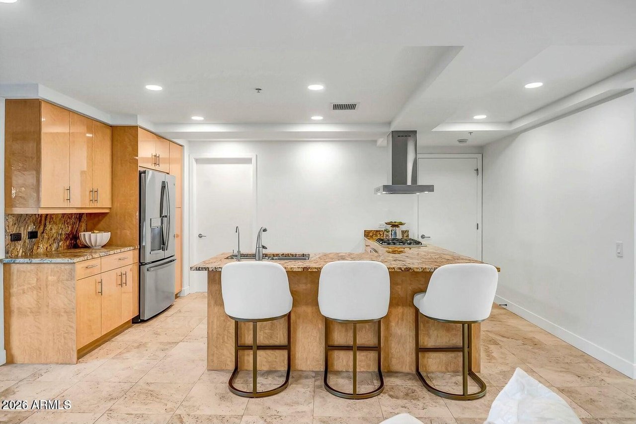 7121 E Rancho Vista Dr, #5011