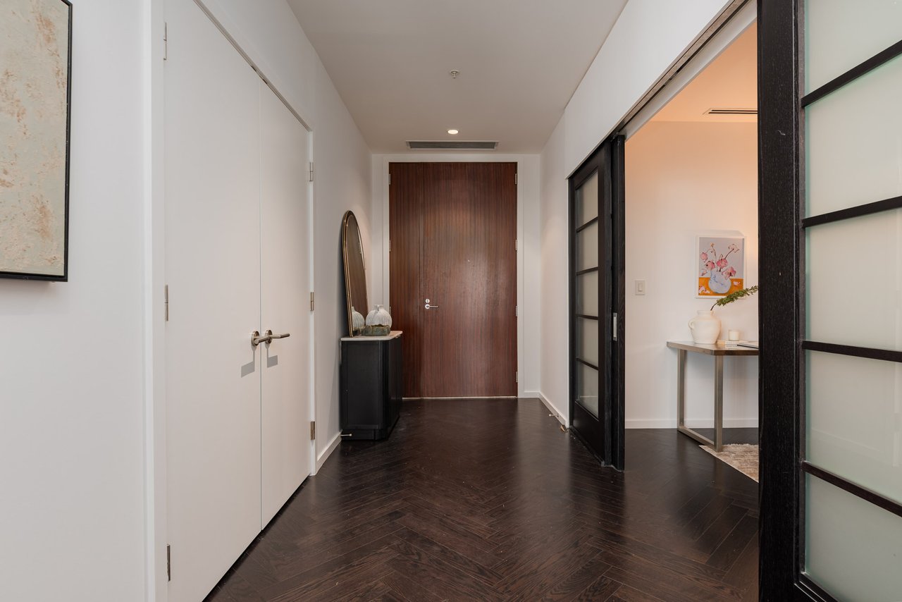 Suite 6104- 180 University Avenue