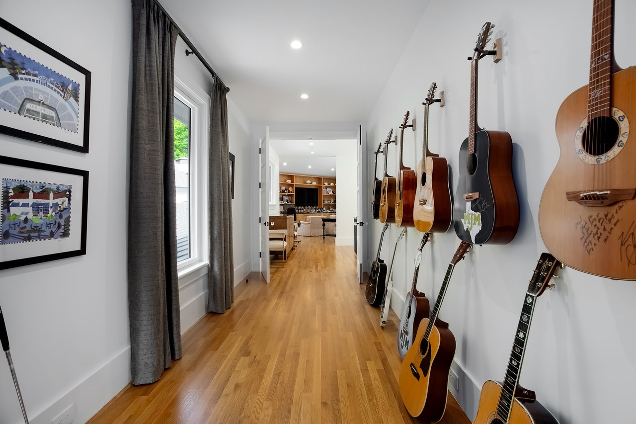 330 Tenney Cir