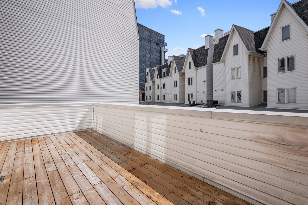 12 Sudbury St #802
