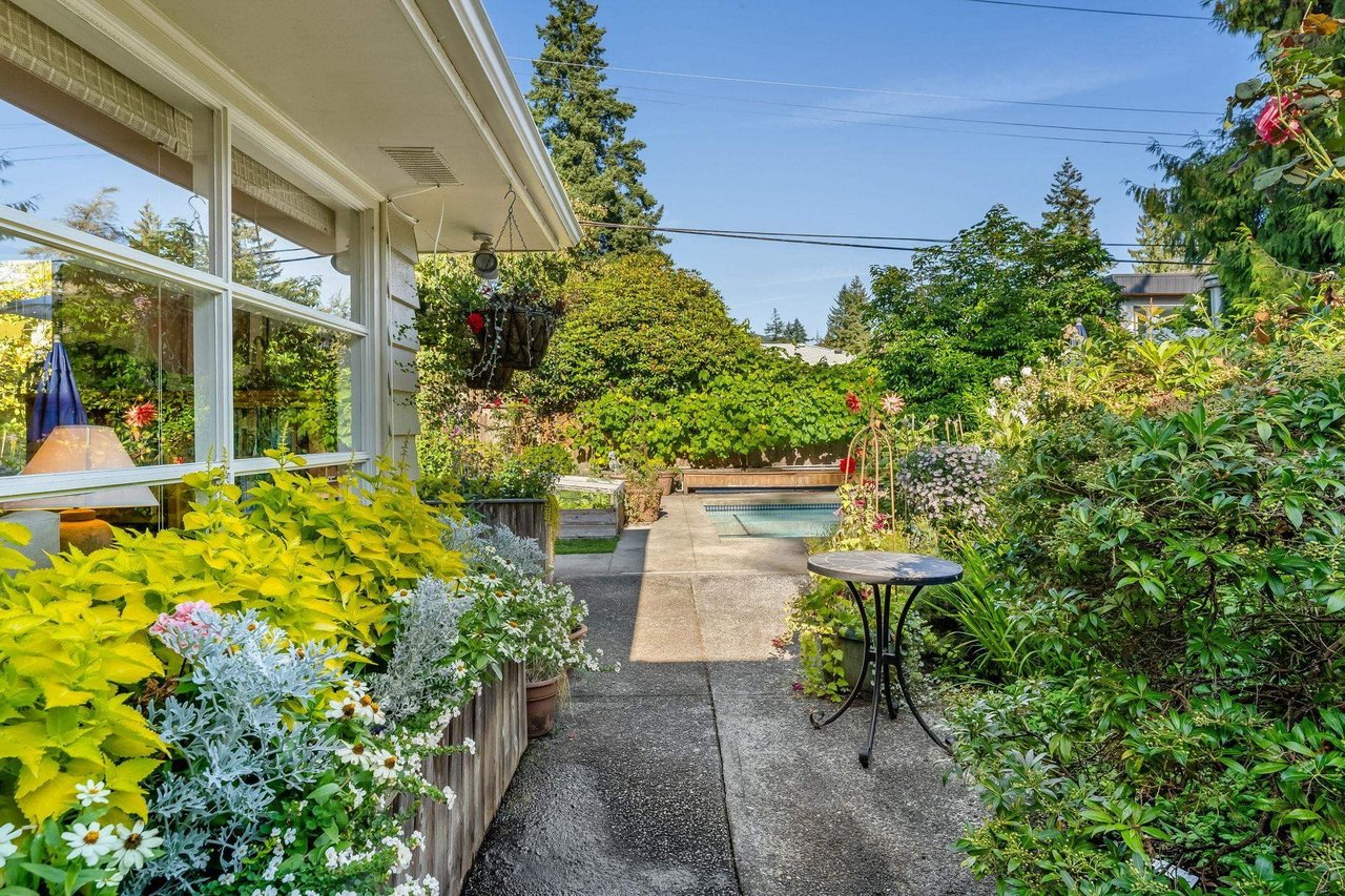2658 Newmarket Dr