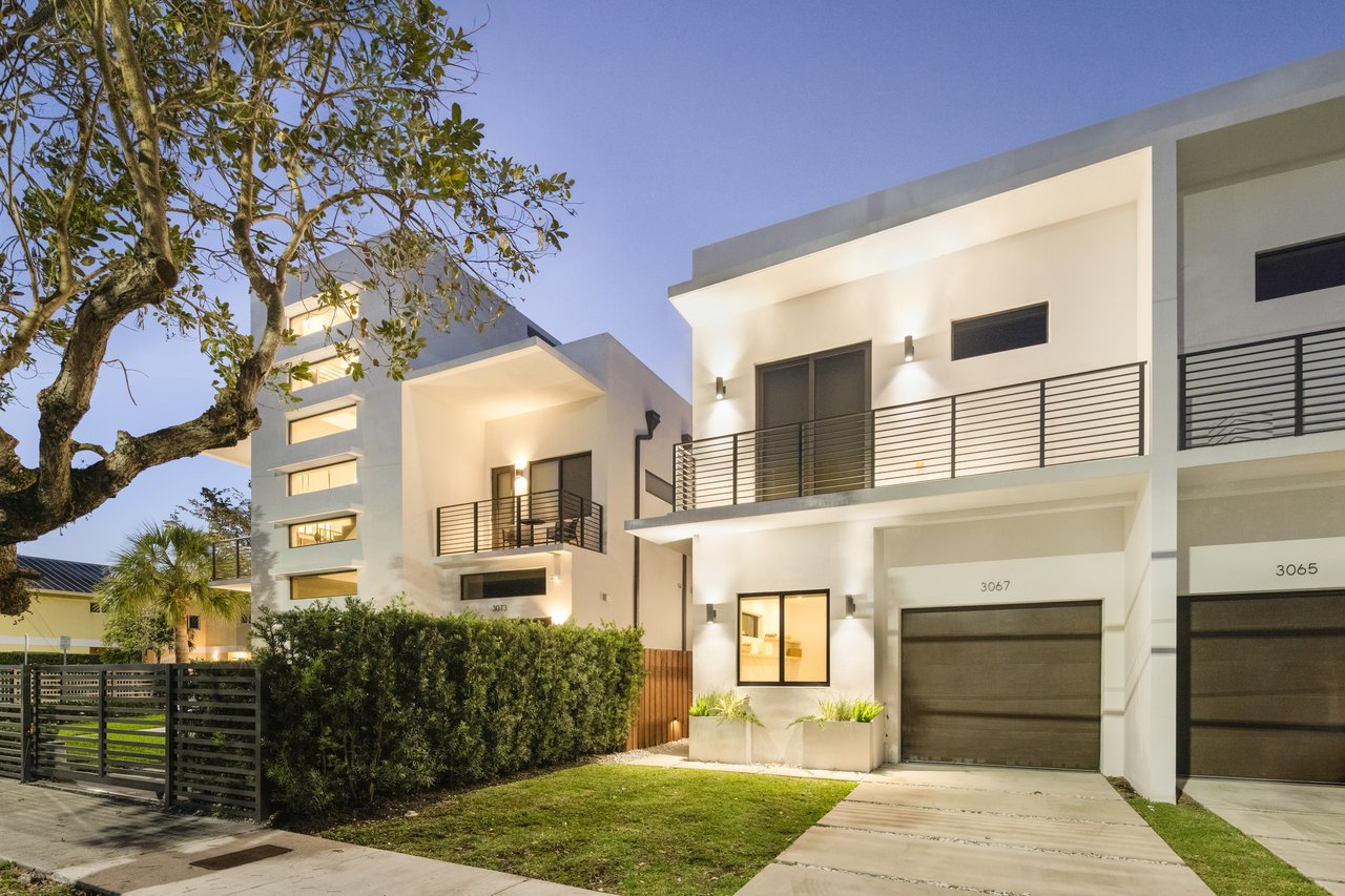 3067 SW 21st Ter