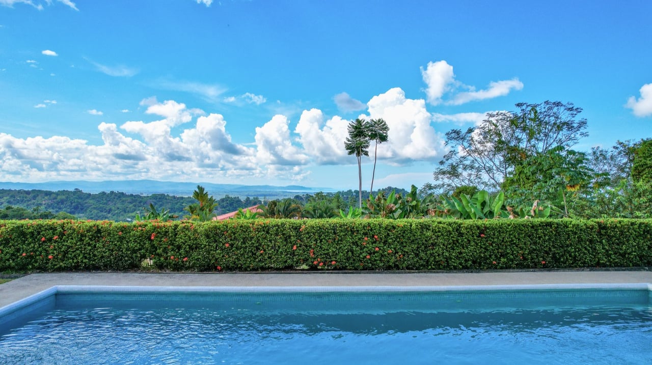 Casa Jean, Window of the Soul 