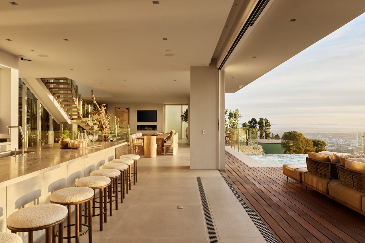 1615 Blue Jay Way, Bird Streets