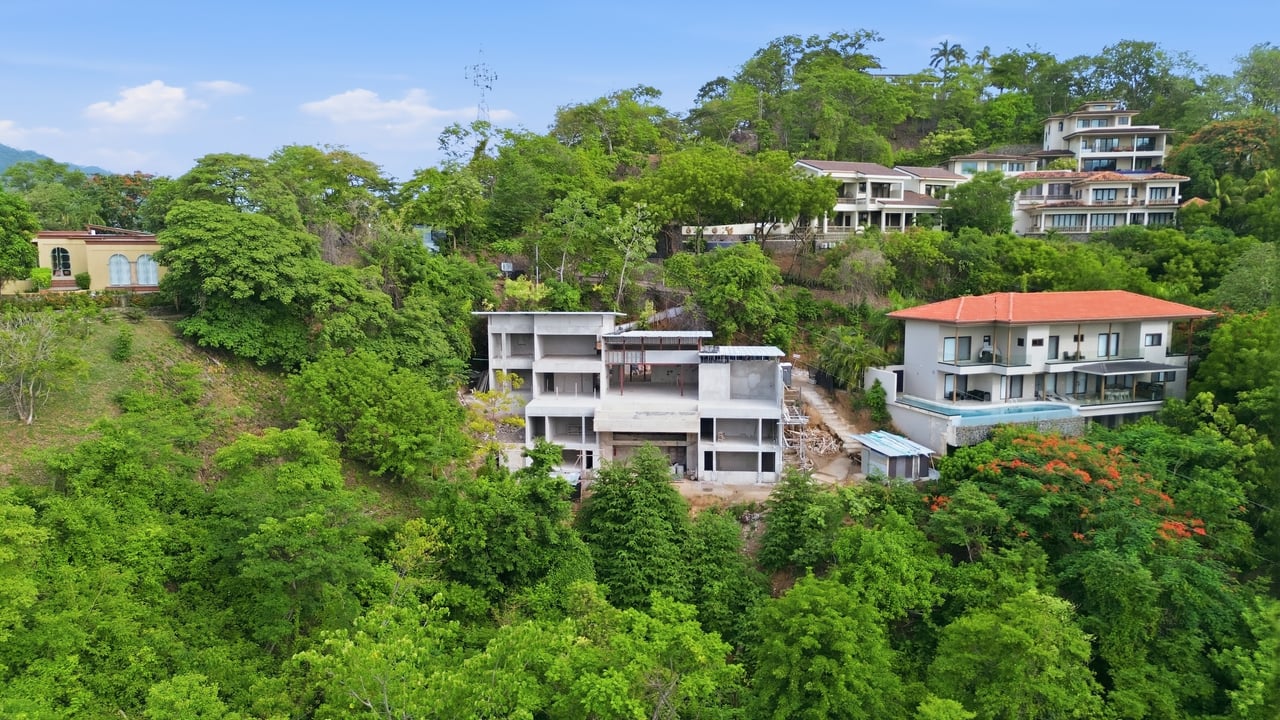 Villa Escondida - 6 Master Suite Ocean-View Home - Playa Flamingo