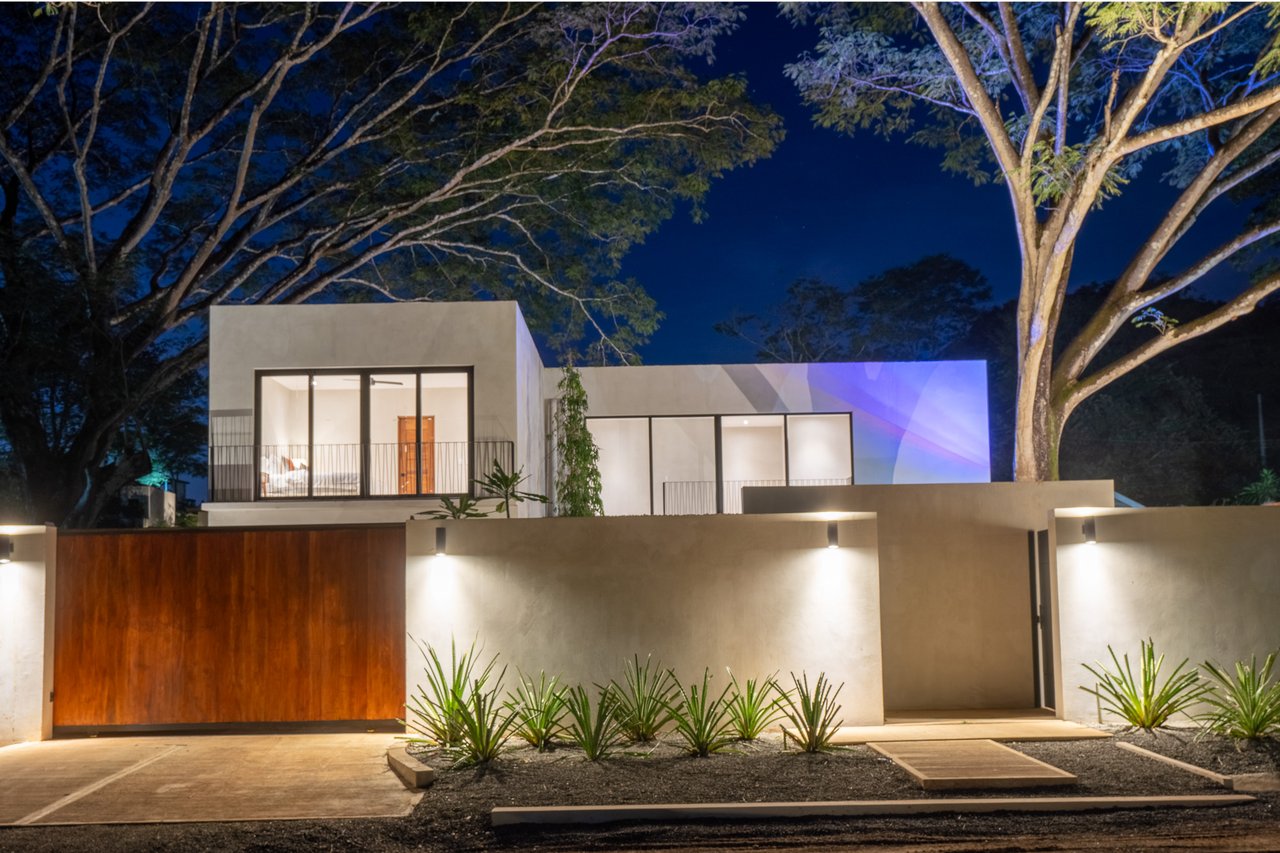 Casa Ko | Tropical Modern 4BR Retreat in Tamarindo with Exclusive Beach Club Membership