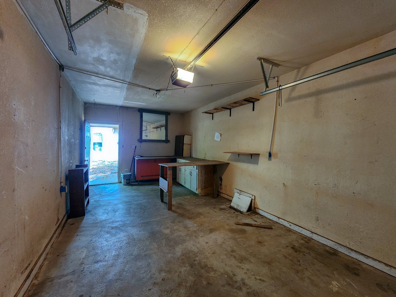 1002 Overland Ct
