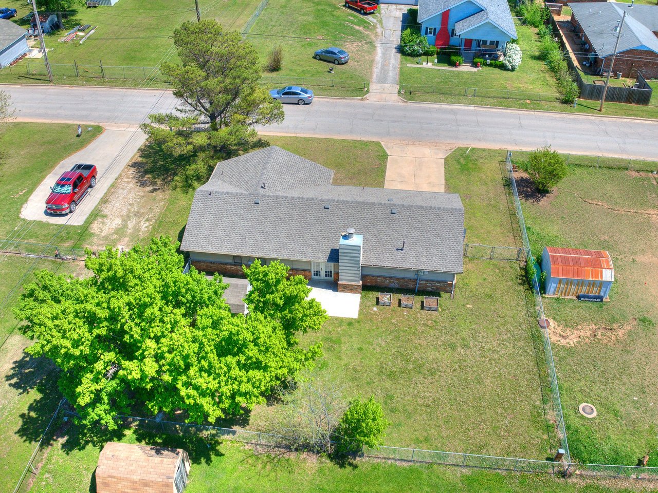 2416 Ellis Dr