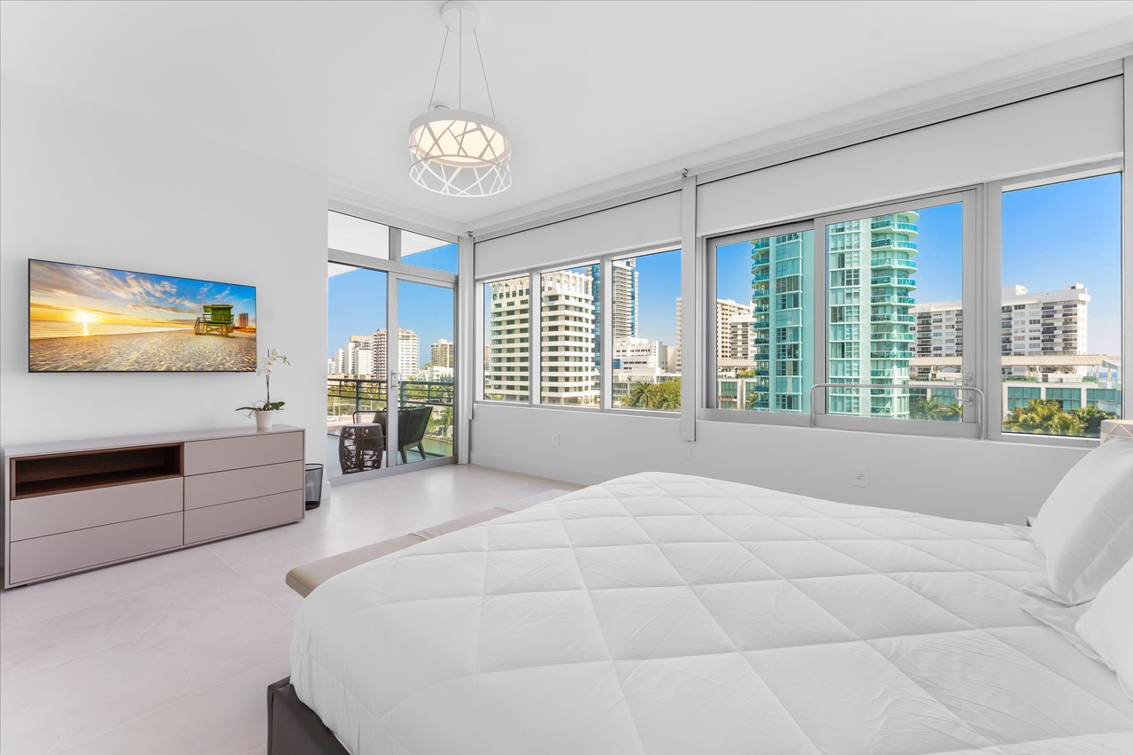 Aqua Gorlin Residence 703