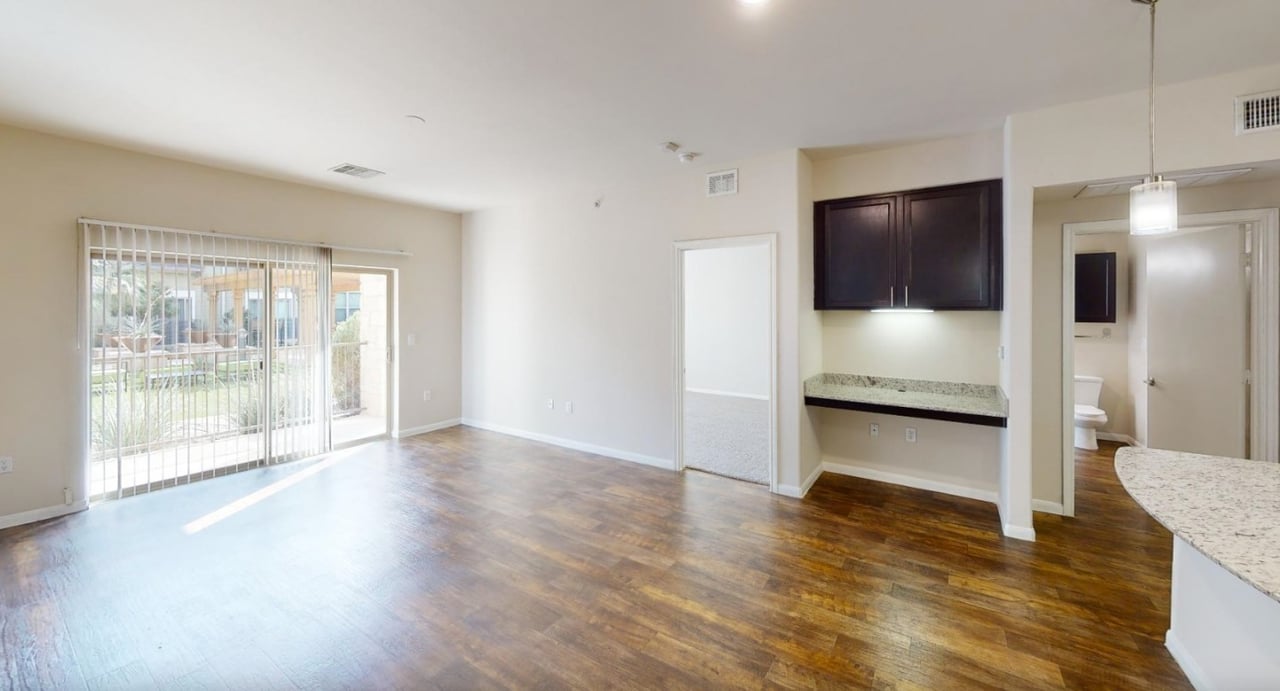 Wonderful 1/1 living south of Austin downtown