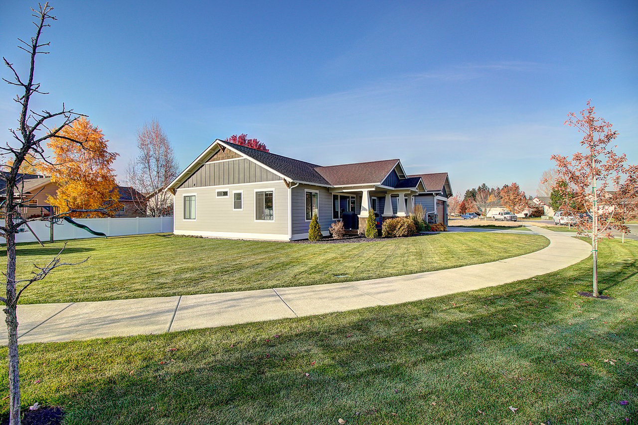 12 Windward Loop