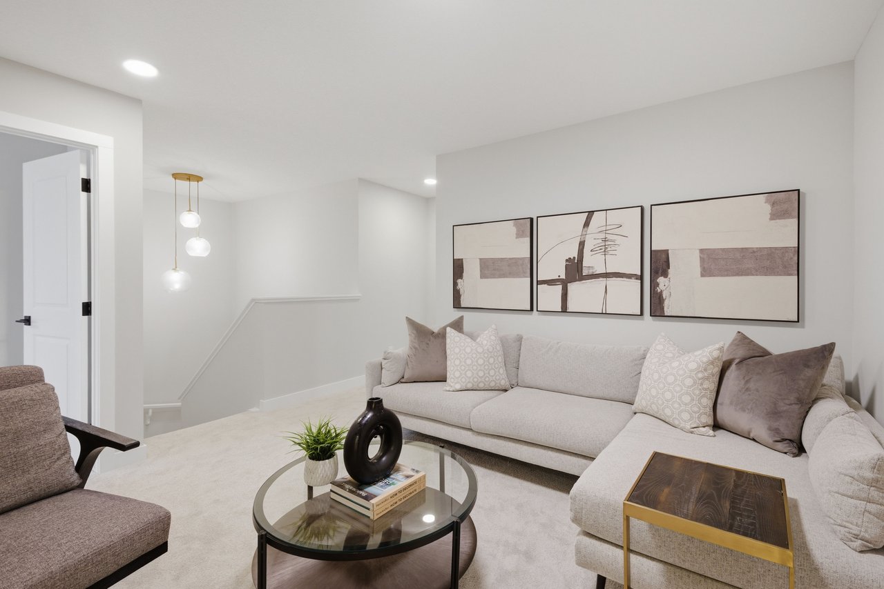 151 Belvedere Crescent SE