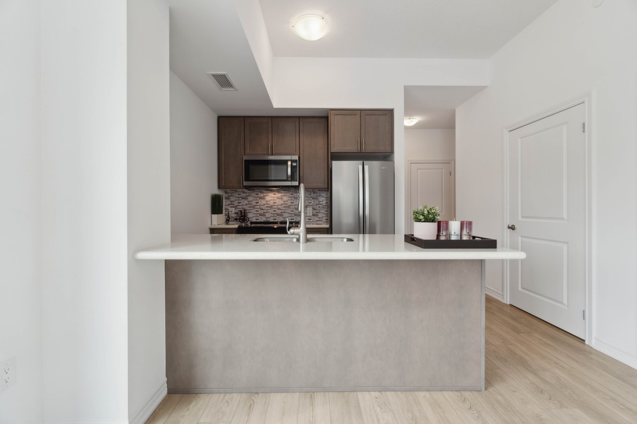 460 Dundas Street E Unit: 121