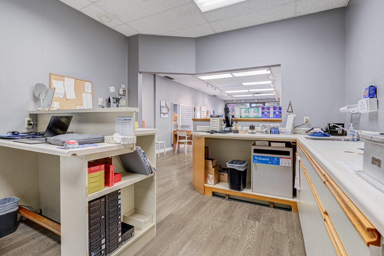 Commercial Property On Bloor St W - The Kingsway 