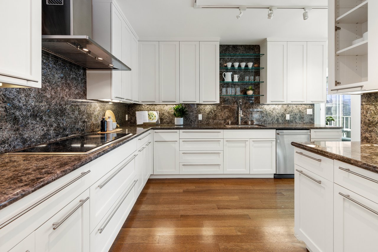 Renovated Corner Three-Bedroom at 1200 California