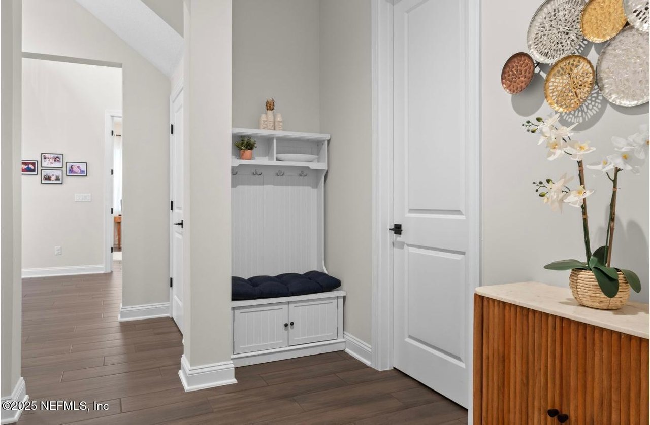 462 HILLENDALE Circle, St. Johns