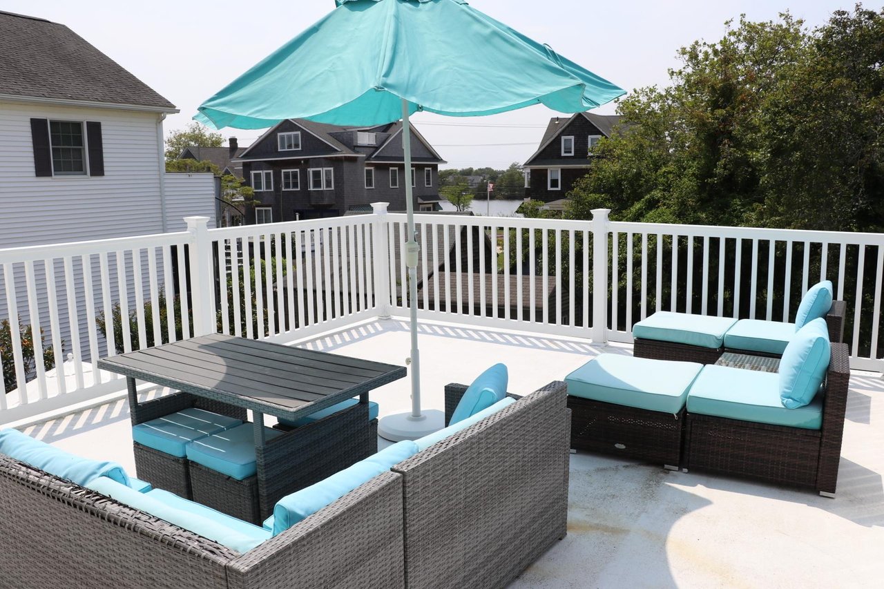 #312 a Classic Bay Header Home Just Three Homes From Ocean