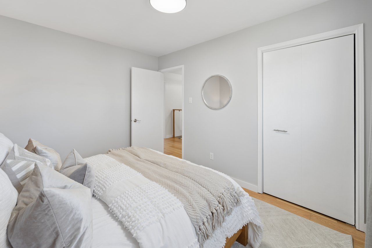 1156 Gloucester Square