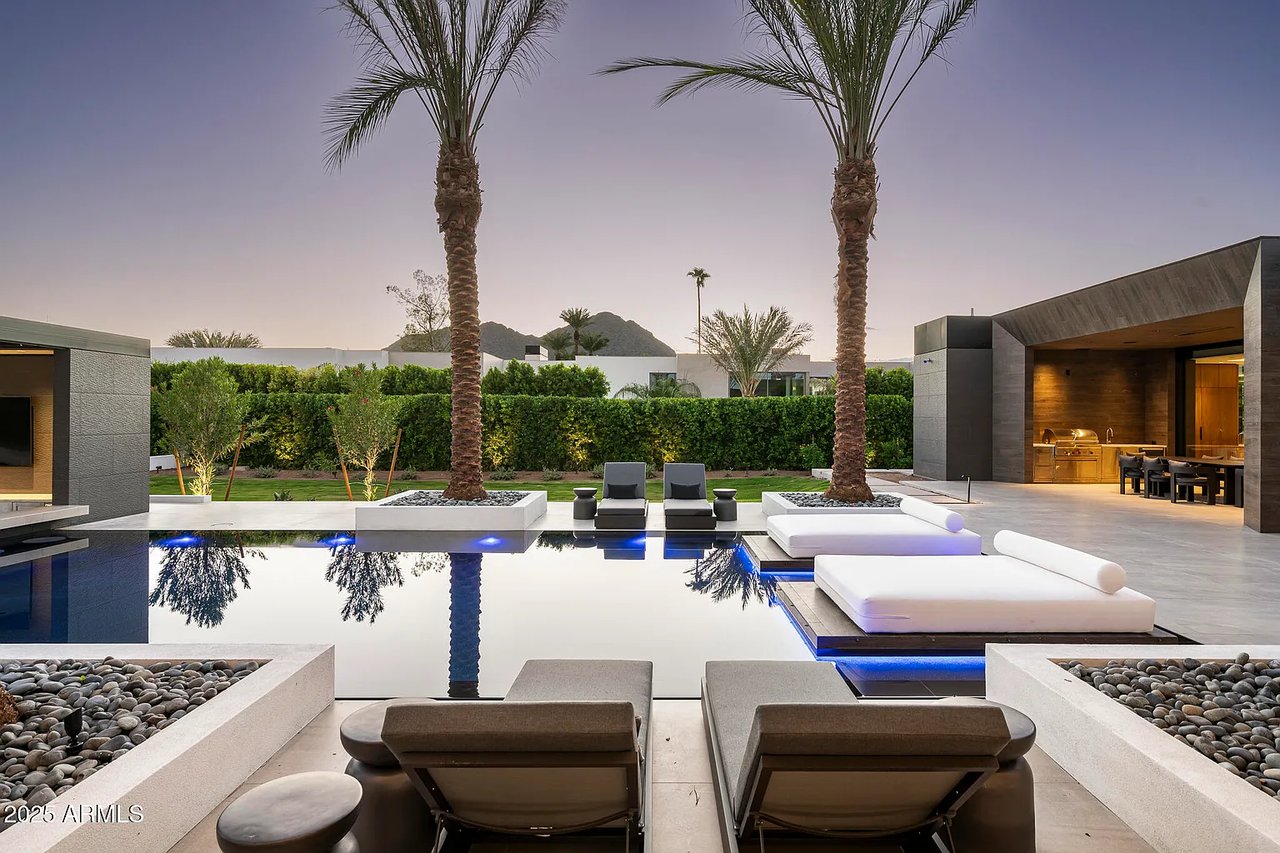 6911 E Jackrabbit Rd