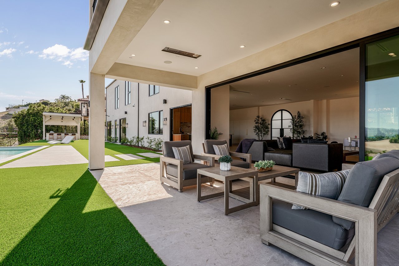 22328 S Summit Ridge Cir