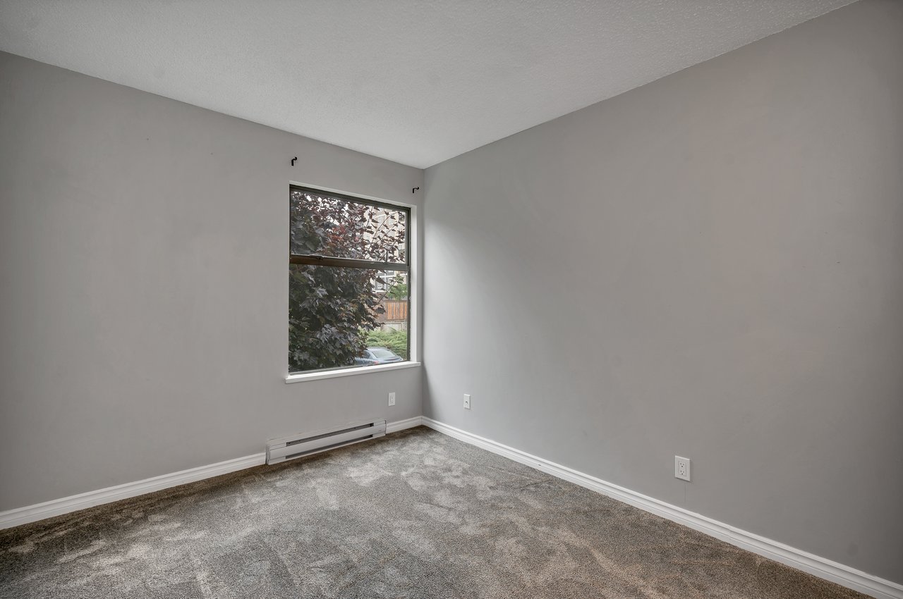 585 Dogwood St S # 201