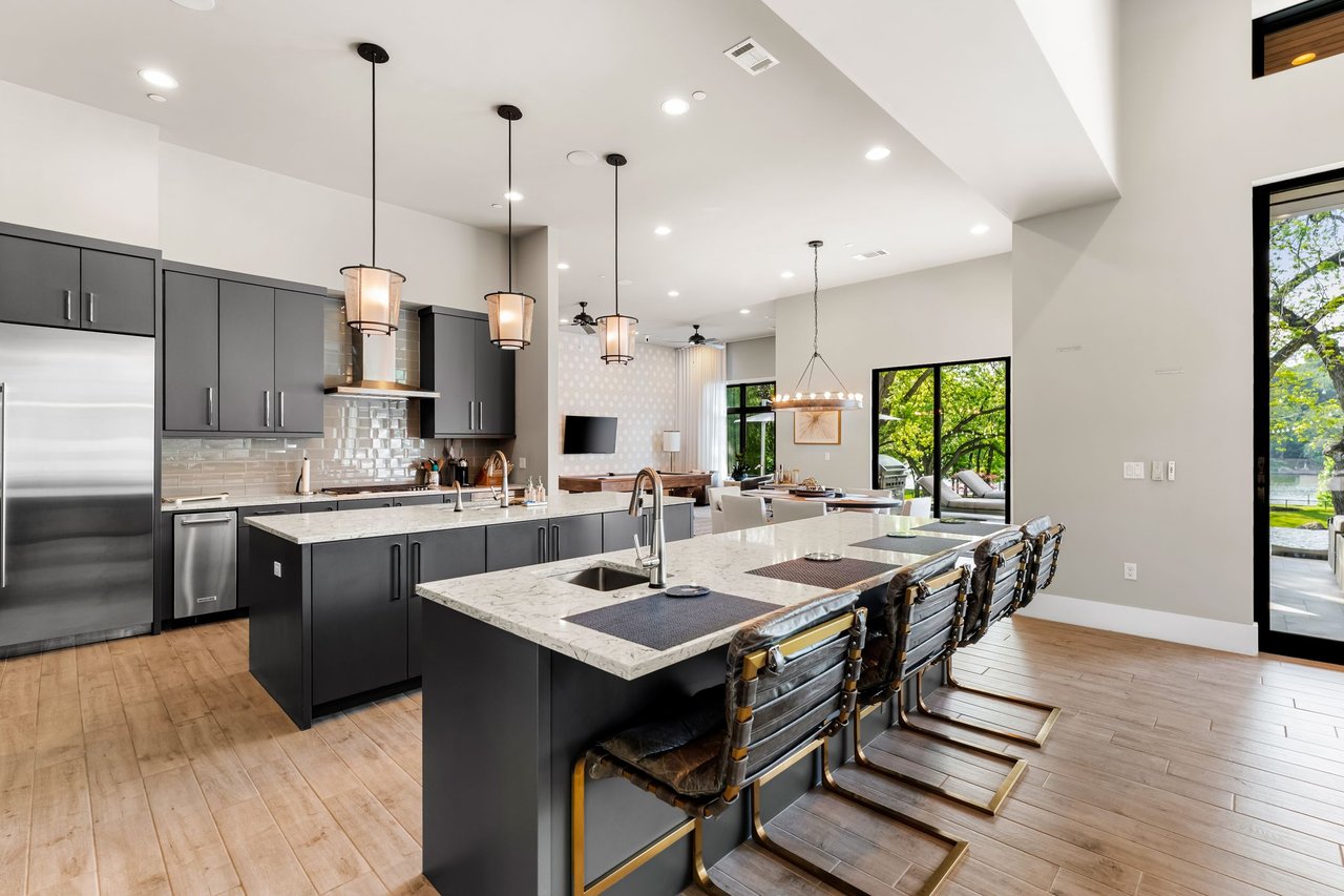 8508 Big View Drive